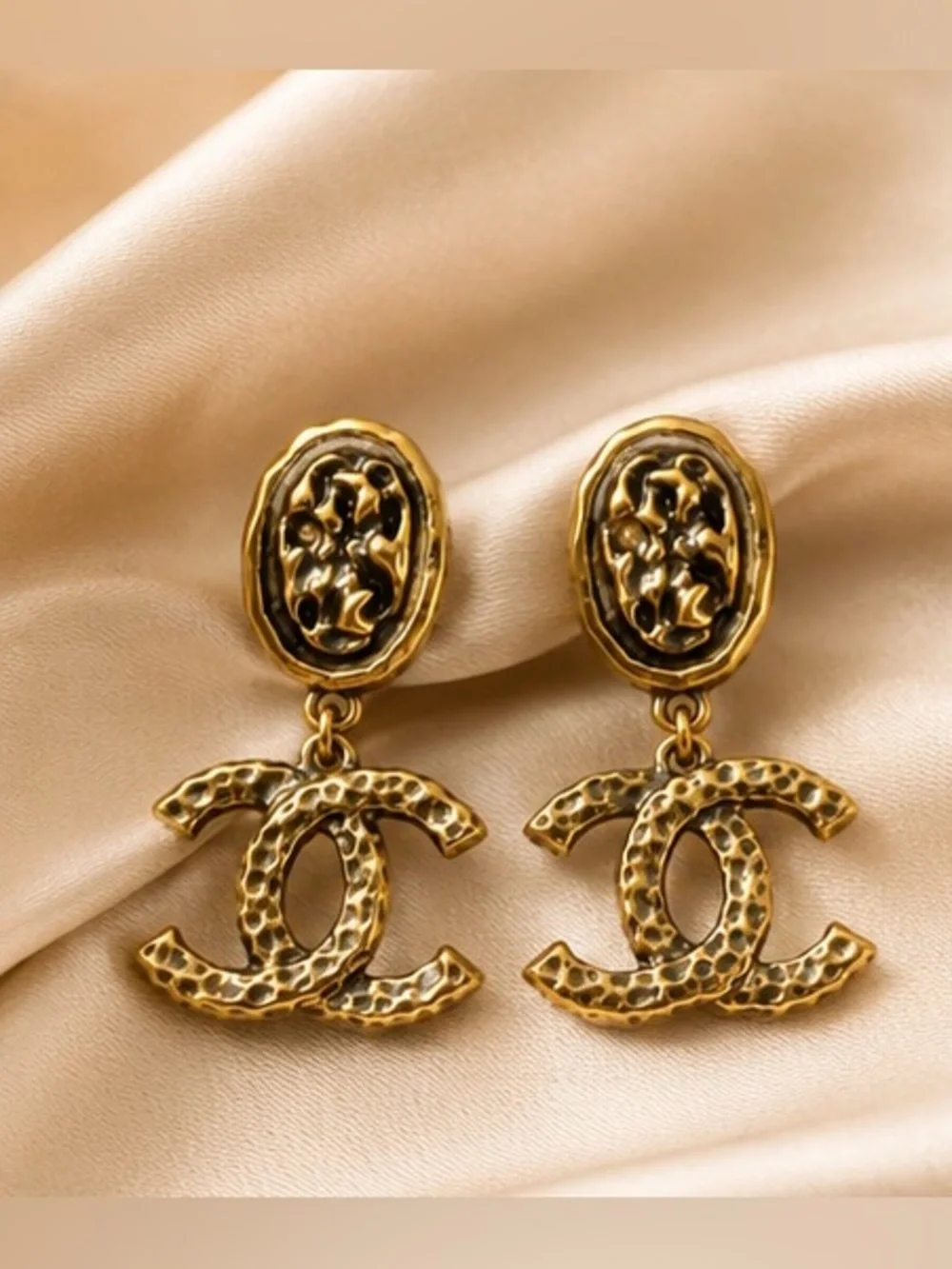 Vintage Gold-Tone Textured Drop Earrings – Elegant Statement Dangle Earrings
